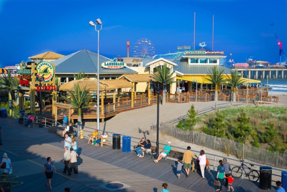 Best Boardwalk Bites & Drinks: Atlantic City’s Seaside Delights